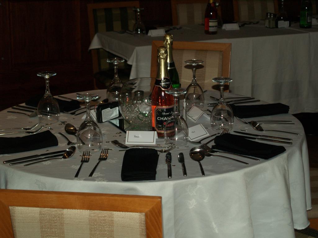 פלקירק Antonine Hotel מראה חיצוני תמונה
